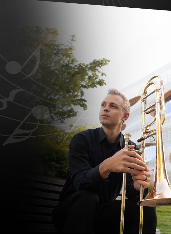 trumpet-player-mobile